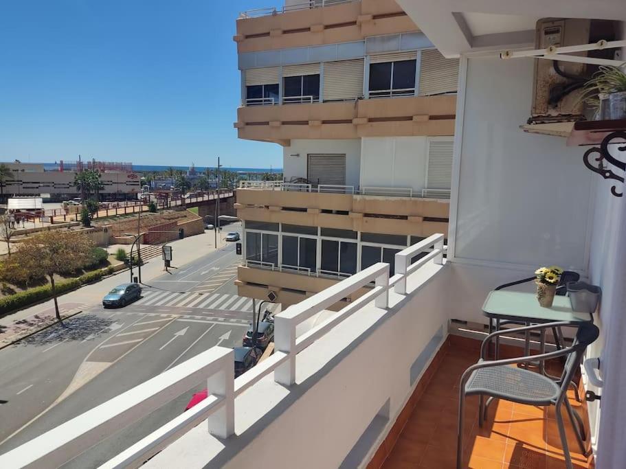 Acogedor Apartamento Frente Al Mar Elena Y Michele Almería Eksteriør bilde